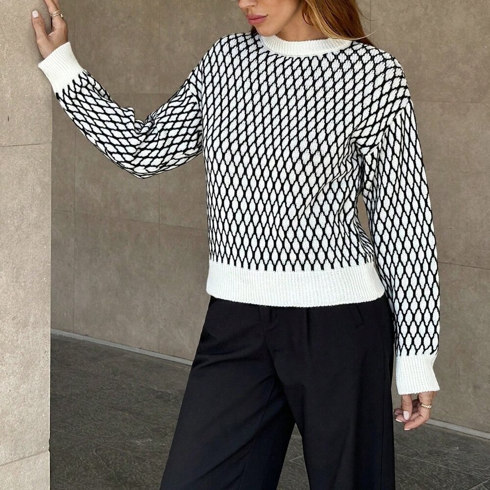 Black And White Casual Women's Geometric Pattern Pullover Sweater - Picture 4 of 8